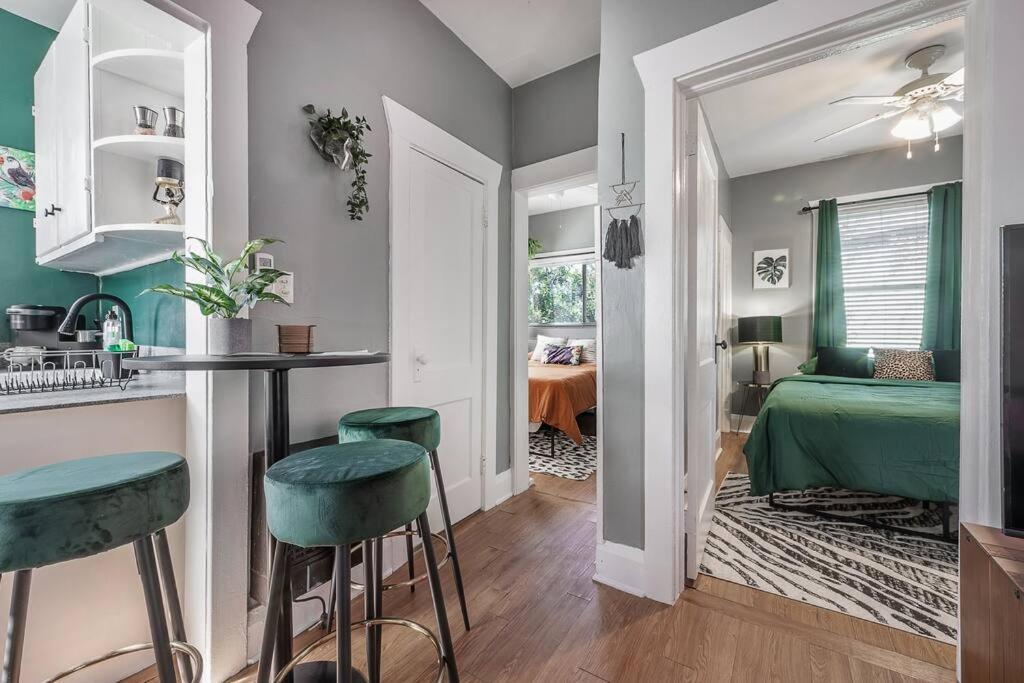 Jungle Themed Apt. Close To Coffee, Food + Shops! Tampa Exterior foto